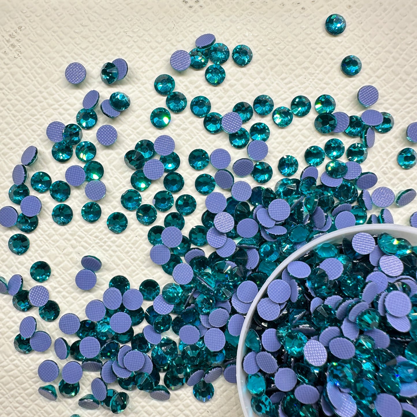 SS6-SS20 Bulk High Quality Crystal Glass Hotfix Rhinestone Wholesale Flatback Rhinestones for Bags Nail Art & Garment