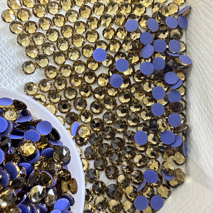 Dazzling Bright Wholesale 1440pcs 16 Facets Normal Color Hot-Fix Flat Back Glass Crystal Rhinestones Nail Art DIY Crafting