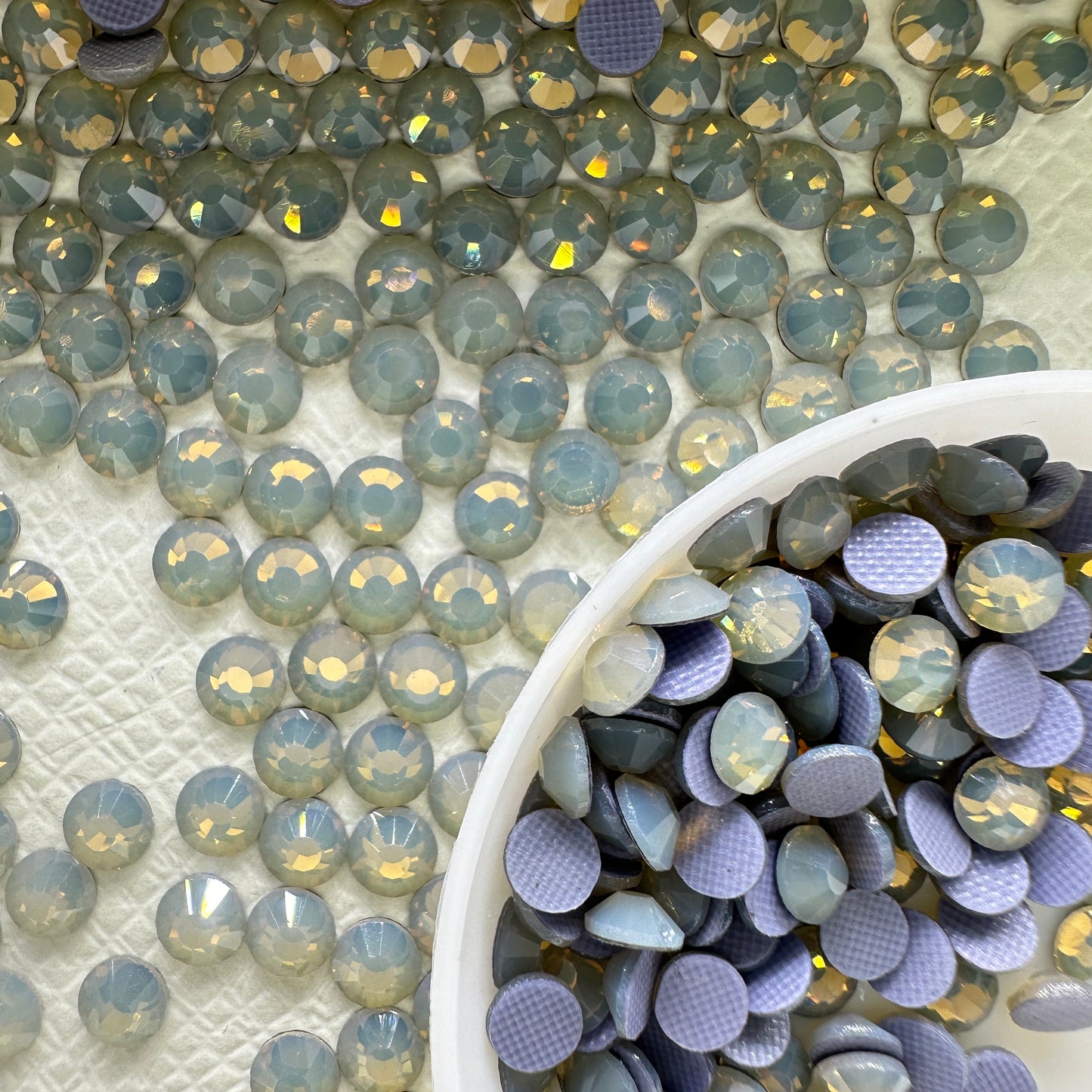 SS6-SS20 Bulk High Quality Crystal Glass Hotfix Rhinestone Wholesale Flatback Rhinestones for Bags Nail Art & Garment