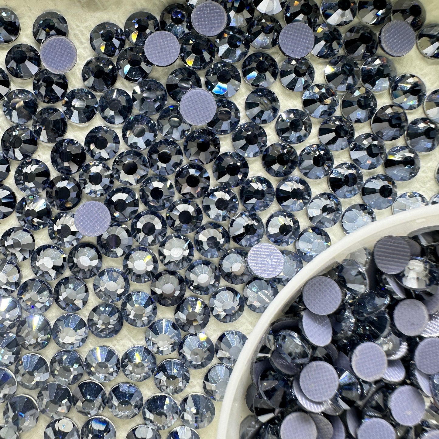SS6-SS20 Bulk High Quality Crystal Glass Hotfix Rhinestone Wholesale Flatback Rhinestones for Bags Nail Art & Garment