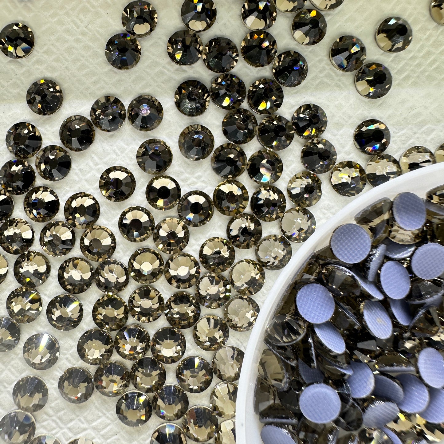 SS6-SS20 Bulk High Quality Crystal Glass Hotfix Rhinestone Wholesale Flatback Rhinestones for Bags Nail Art & Garment